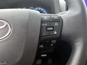 Toyota C-HR (2024) thumbnail 14