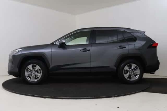 Toyota RAV4 (2022) thumbnail 3