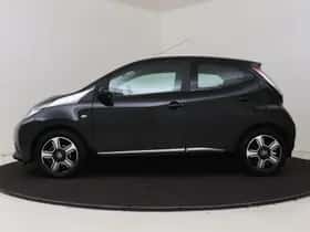 Toyota Aygo (2015) thumbnail 3