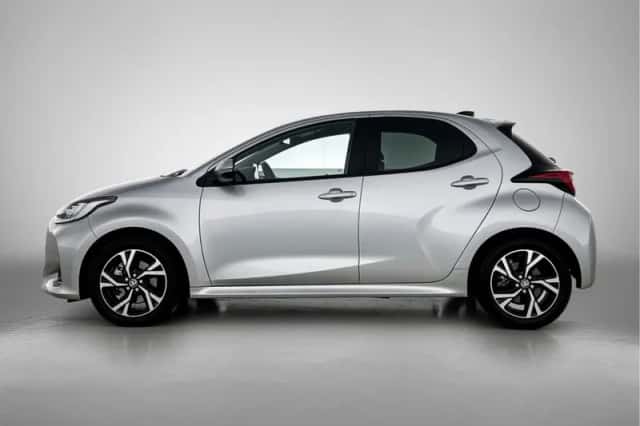 Toyota Yaris (2025) thumbnail 3