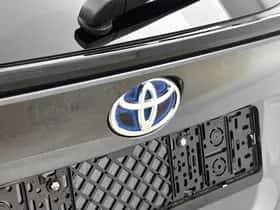 Toyota C-HR (2023) thumbnail 19