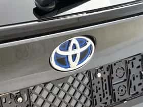 Toyota C-HR (2023) thumbnail 29