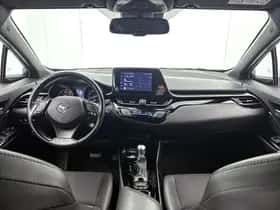 Toyota C-HR (2023) thumbnail 4