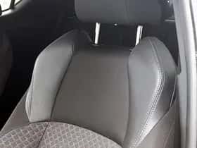 Toyota C-HR (2023) thumbnail 32