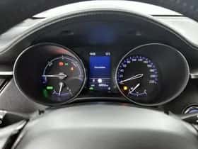 Toyota C-HR (2023) thumbnail 5