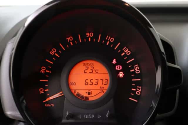 Toyota Aygo (2016) thumbnail 5