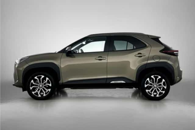 Toyota Yaris_Cross (2023) thumbnail 3