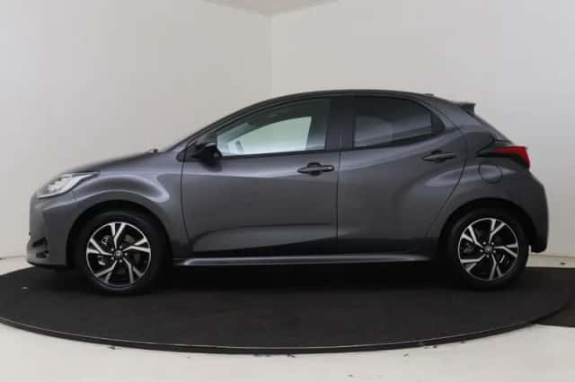 Toyota Yaris (2025) thumbnail 3