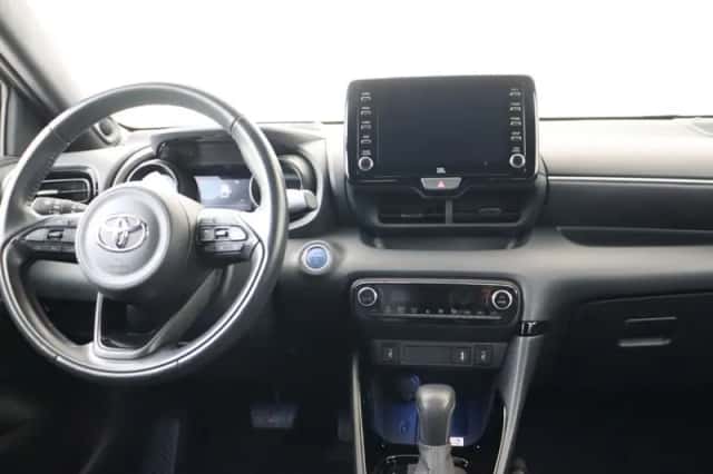Toyota Yaris (2021) thumbnail 4
