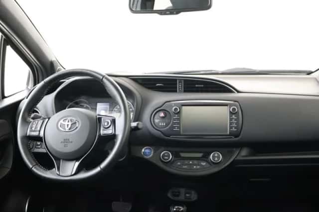 Toyota Yaris (2018) thumbnail 4