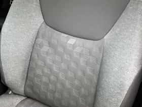 Toyota Yaris (2024) thumbnail 30