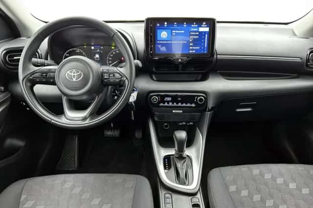 Toyota Yaris (2025) thumbnail 4