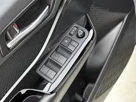 Toyota C-HR (2023) thumbnail 22