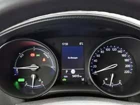 Toyota C-HR (2023) thumbnail 5