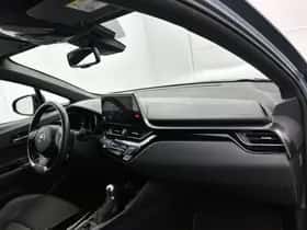 Toyota C-HR (2023) thumbnail 6