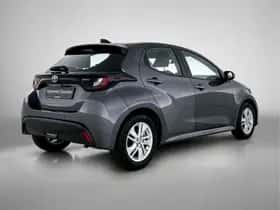 Toyota Yaris (2025) thumbnail 2