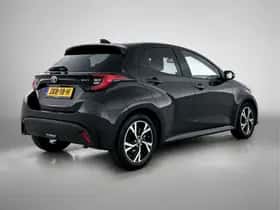 Toyota Yaris (2025) thumbnail 2