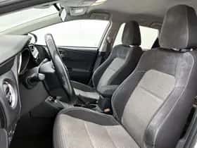 Toyota Auris (2017) thumbnail 15