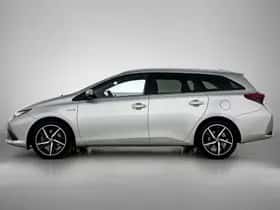 Toyota Auris (2017) thumbnail 3