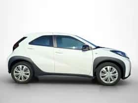 Toyota Aygo (2023) thumbnail 3