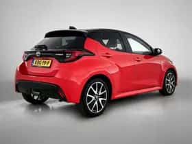 Toyota Yaris (2021) thumbnail 2