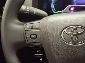 Toyota C-HR (2025) thumbnail 12