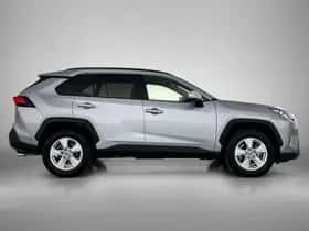Toyota RAV4 (2021) thumbnail 11