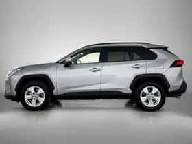 Toyota RAV4 (2021) thumbnail 3
