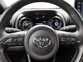 Toyota Yaris (2021) thumbnail 17