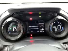 Toyota Yaris (2021) thumbnail 5