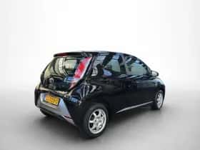 Toyota Aygo (2015) thumbnail 2