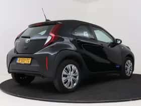 Toyota Aygo (2022) thumbnail 2