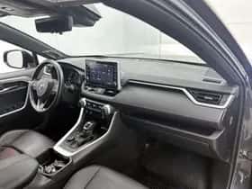 Toyota RAV4 (2022) thumbnail 6
