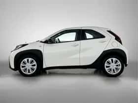 Toyota Aygo (2022) thumbnail 3