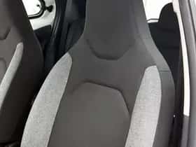 Toyota Aygo (2022) thumbnail 31