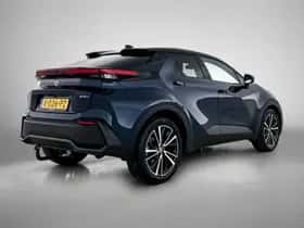 Toyota C-HR (2024) thumbnail 2