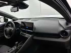 Toyota C-HR (2024) thumbnail 7