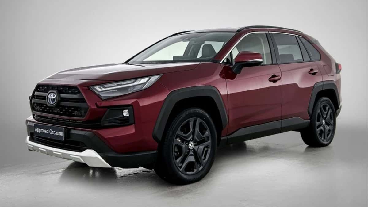 Toyota RAV4 (2023) — foto 1