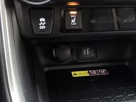 Toyota RAV4 (2023) thumbnail 18