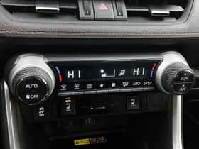 Toyota RAV4 (2023) thumbnail 9