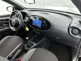 Toyota Aygo (2024) thumbnail 6