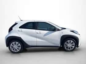 Toyota Aygo (2022) thumbnail 3