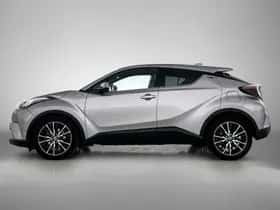 Toyota C-HR (2019) thumbnail 3