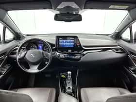 Toyota C-HR (2019) thumbnail 4