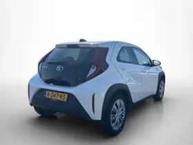 Toyota Aygo (2022) thumbnail 2