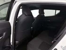 Toyota C-HR (2020) thumbnail 16