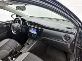 Toyota Auris (2017) thumbnail 6