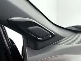 Toyota C-HR (2019) thumbnail 18