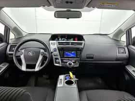 Toyota Prius (2016) thumbnail 4