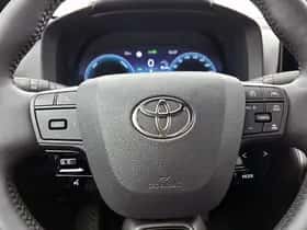 Toyota C-HR (2024) thumbnail 17
